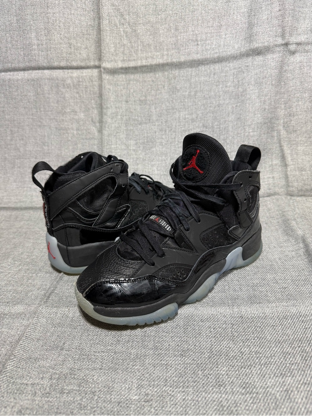 Air Jordan 8 Retro Playoff Black Red Youth 7Y Basketball Sneakers